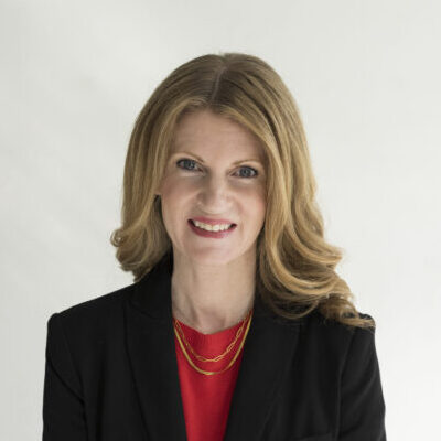 headshot of team member Lauren